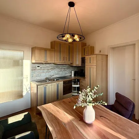 Elegante Jugendstil-wohnung - Ruhige Lage Nähe Hbf Apartment *