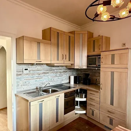 Elegante Jugendstil-wohnung - Ruhige Lage Nähe Hbf Apartment *