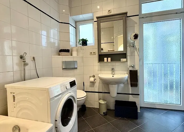 Elegante Jugendstil-wohnung - Ruhige Lage Naehe Hbf Apartamento